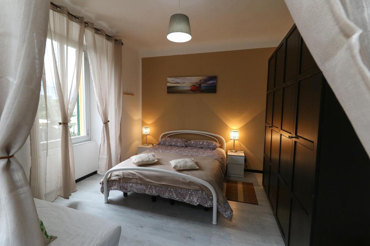 La Darsena. Apartment Savona Exterior photo